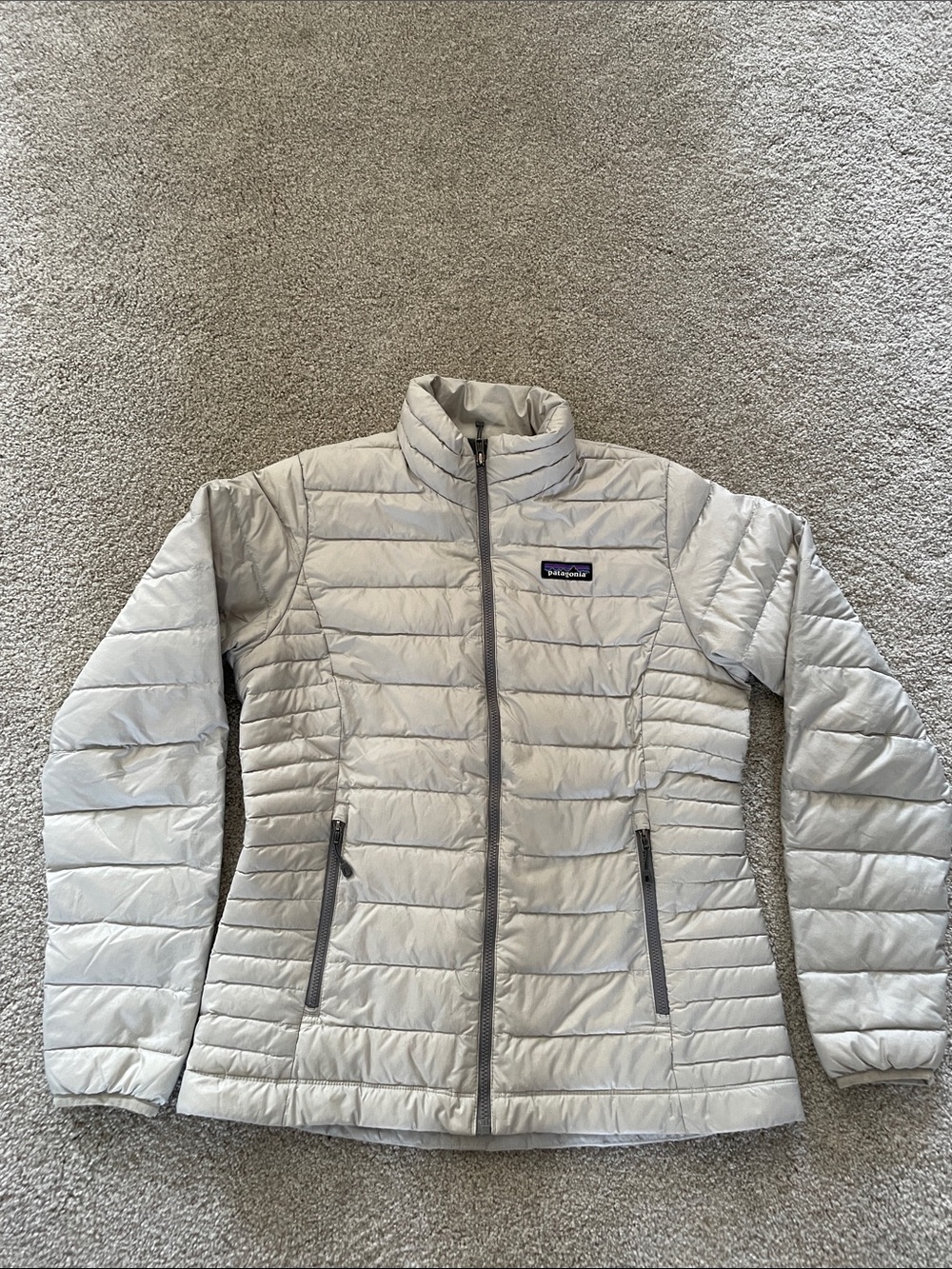 Patagonia Women's Light Gray Quilted Puffer Jacket